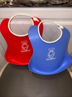 BabyBjörn Soft Silicone Bibs in Blue and Red 2-Pack
